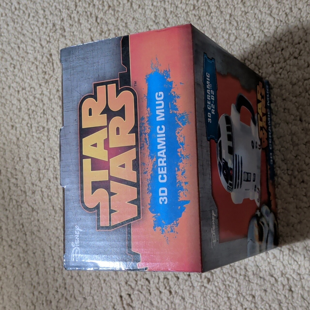 Star Wars R2-D2 3D Ceramic Mug - White and Blue - Picture 2 of 7